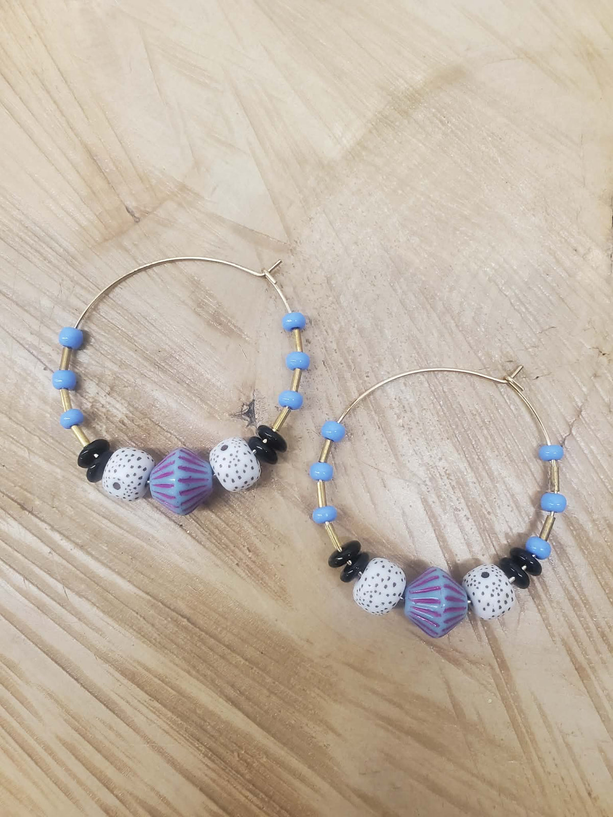 Boucles d'oreilles créoles perlées
