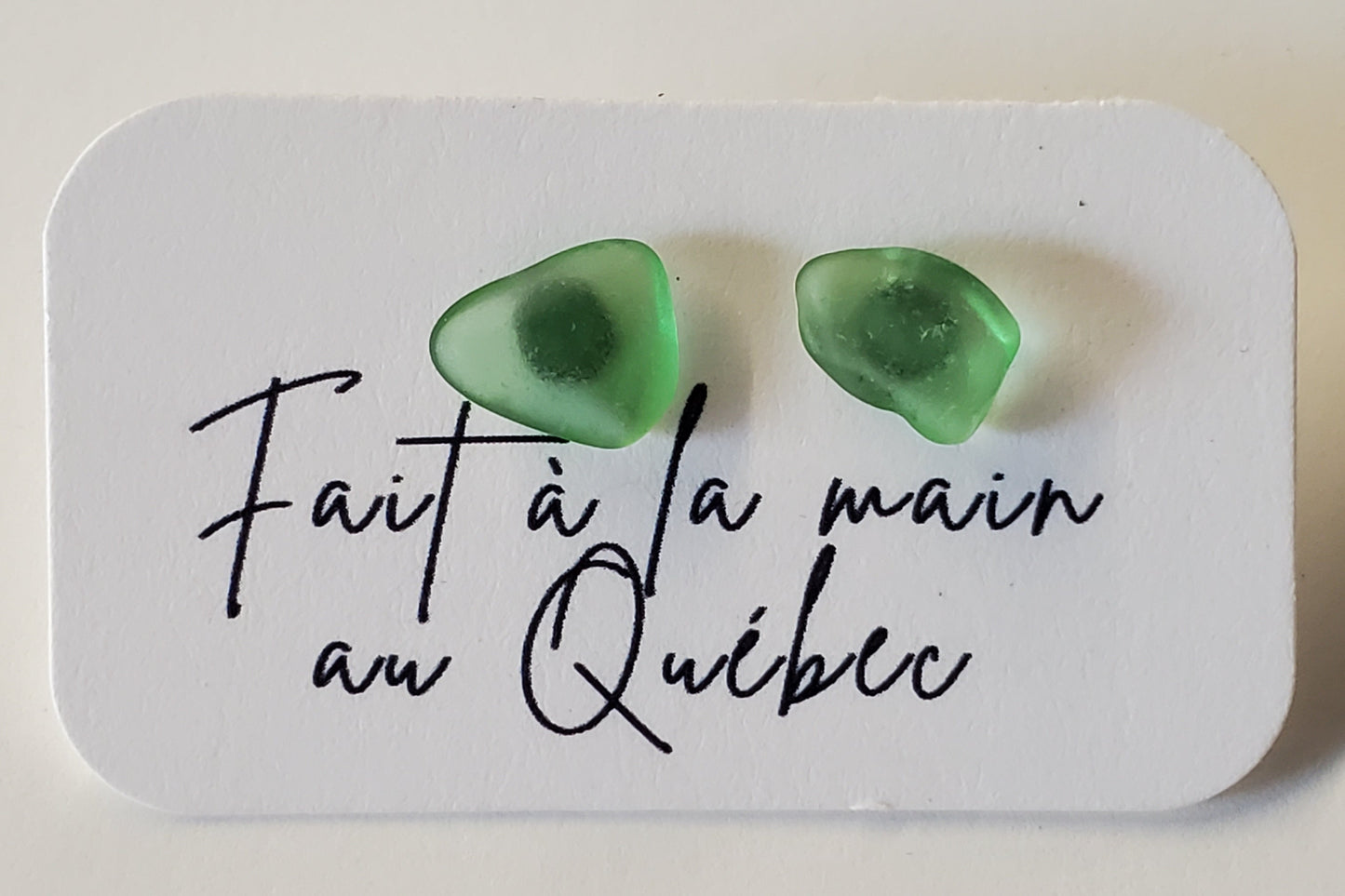 Puces d'oreilles verre de mer – Laetitia Jeanne