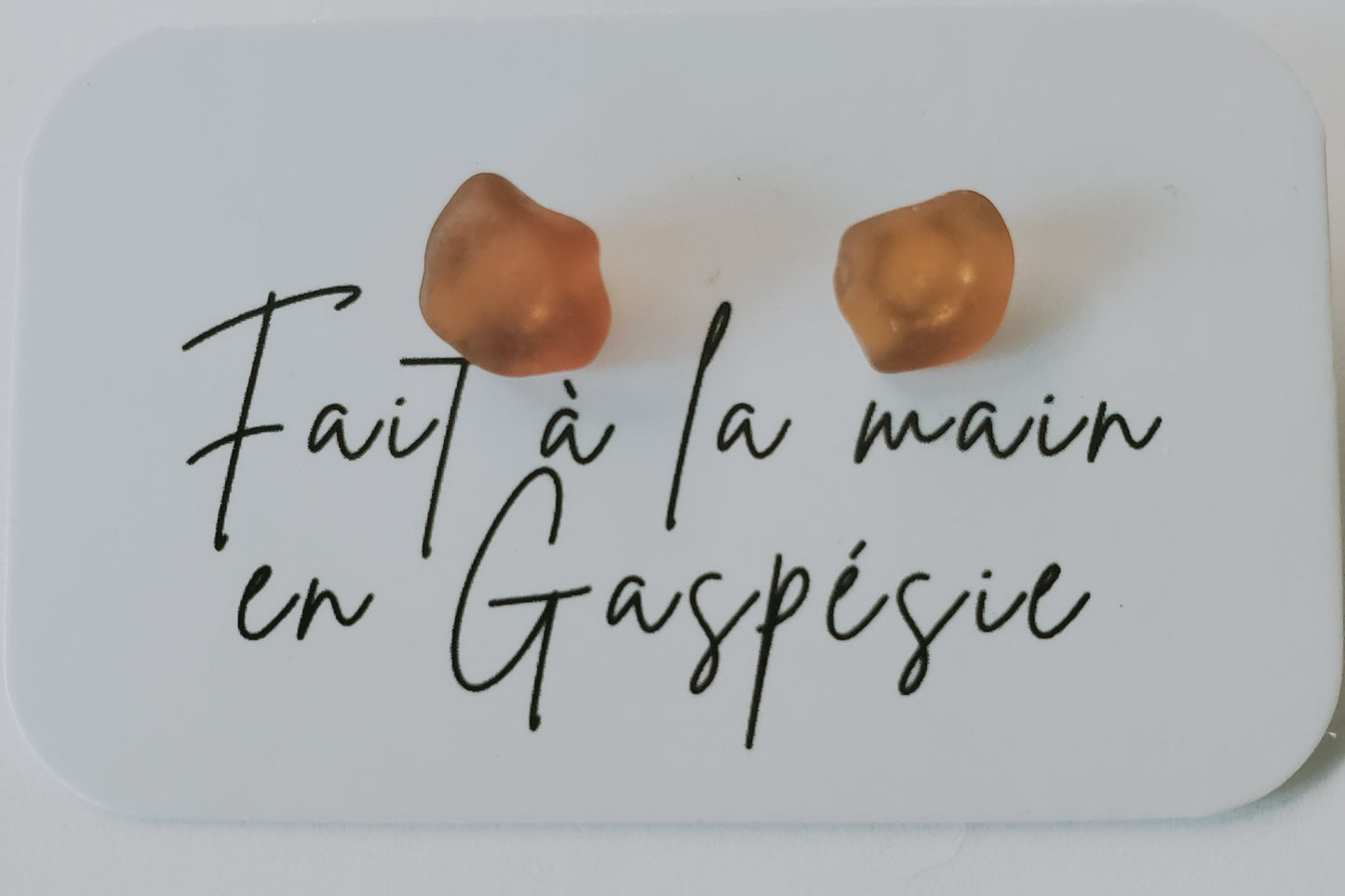 Puces d'oreilles verre de mer – Laetitia Jeanne