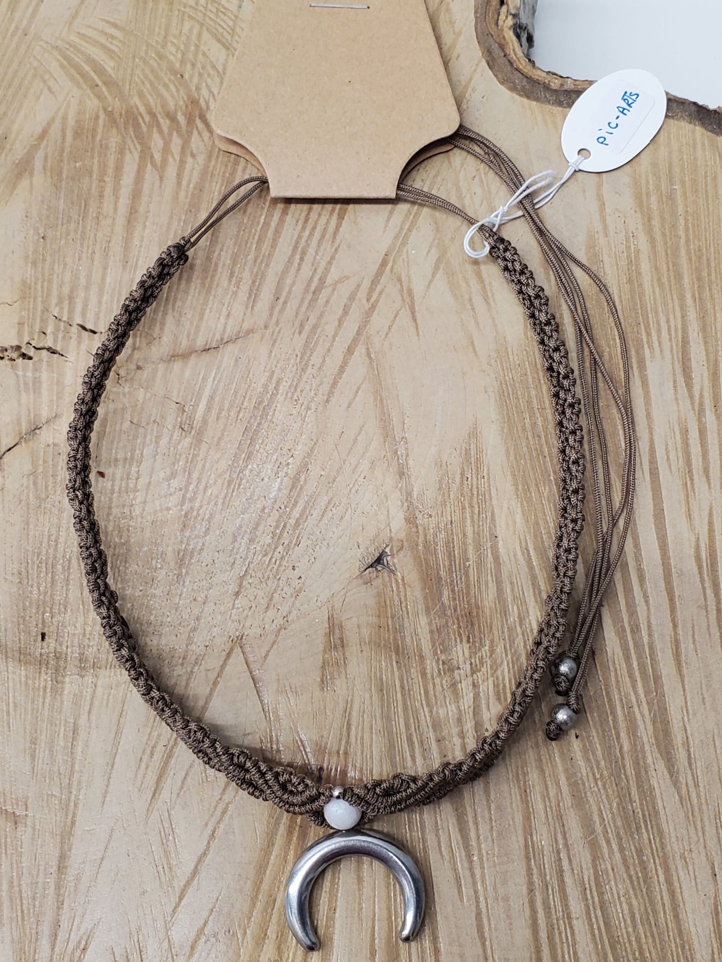 Collier en macramé - Pic-arts