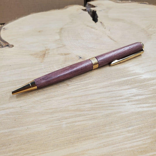 Stylo en bois fait à la main