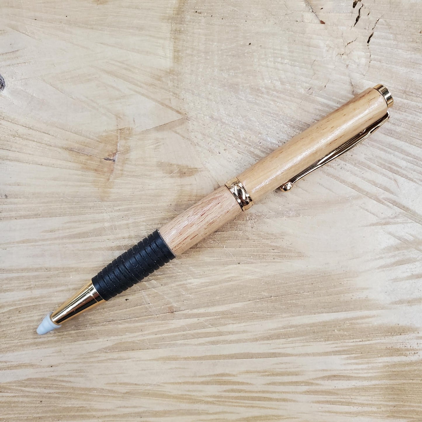 Stylo en bois fait à la main