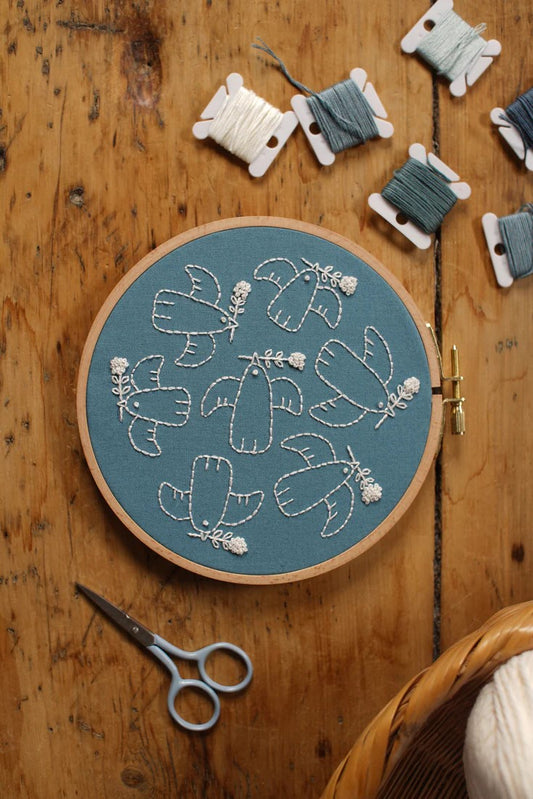 Kit de broderie - Oiseaux en harmonie (bleu)