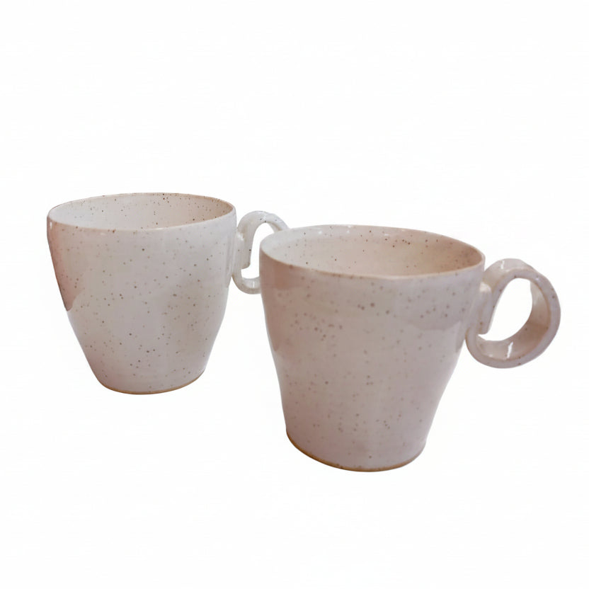 Tasse blanche picotée