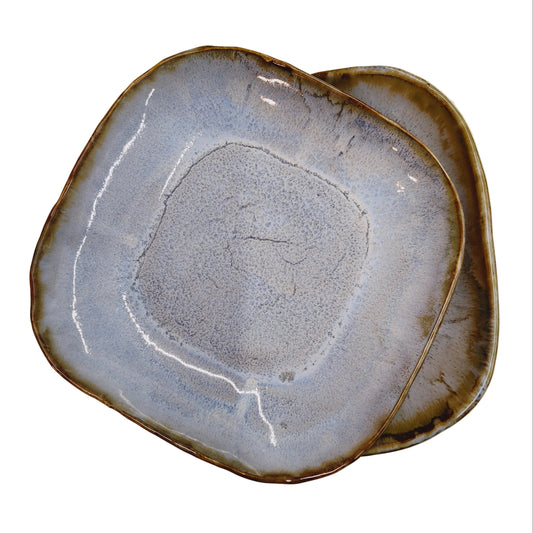 Assiette bleue pâle