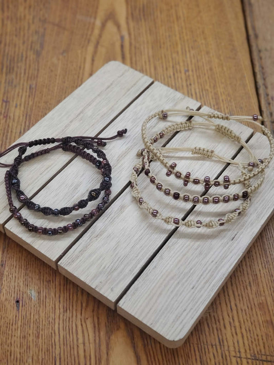 Fabrique deux bracelets en macramé | 5 mars, 13h30-15h30